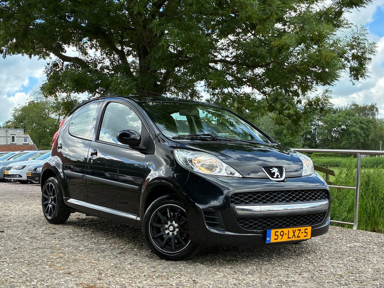 Peugeot 107 - 1.0-12V XS | 5-Deurs met 149.000 nu € 2.450,-!!! - AutoWereld.nl