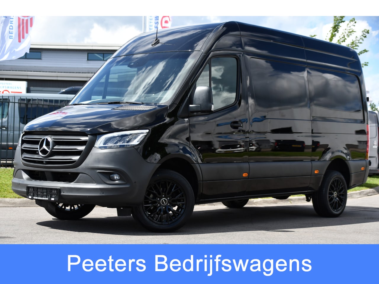 Mercedes-Benz Sprinter - 319 3.0 CDI L2H2 Black Edition 360 Camera, Adaptieve Cruise, Carplay, LED, 190pk, Stoelver - AutoWereld.nl