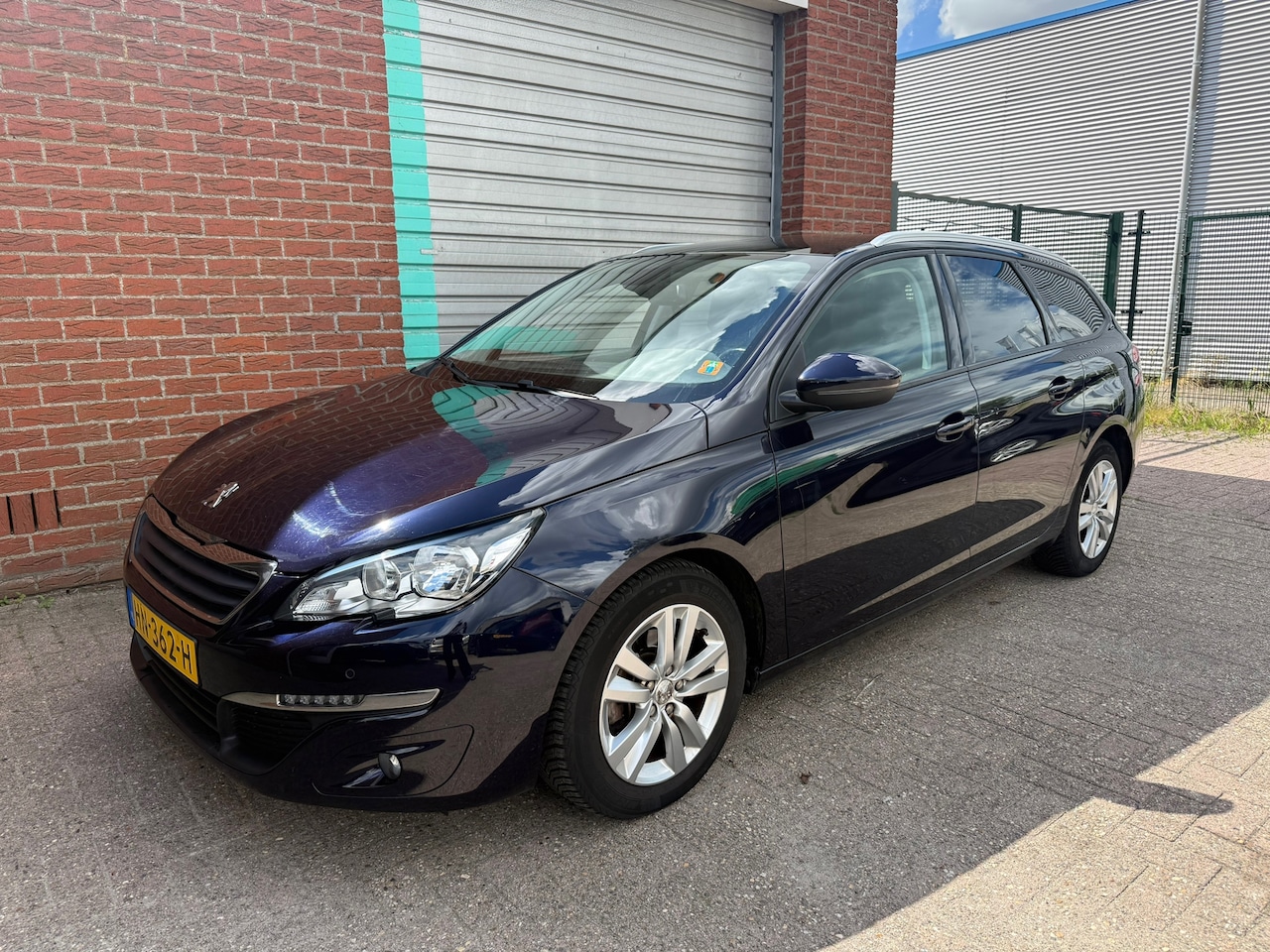 Peugeot 308 SW - 1.6 BlueHDI Blue Lease Executive Pack 1.6 BlueHDI Blue Lease Executive Pack Bj:2015 NAP! - AutoWereld.nl