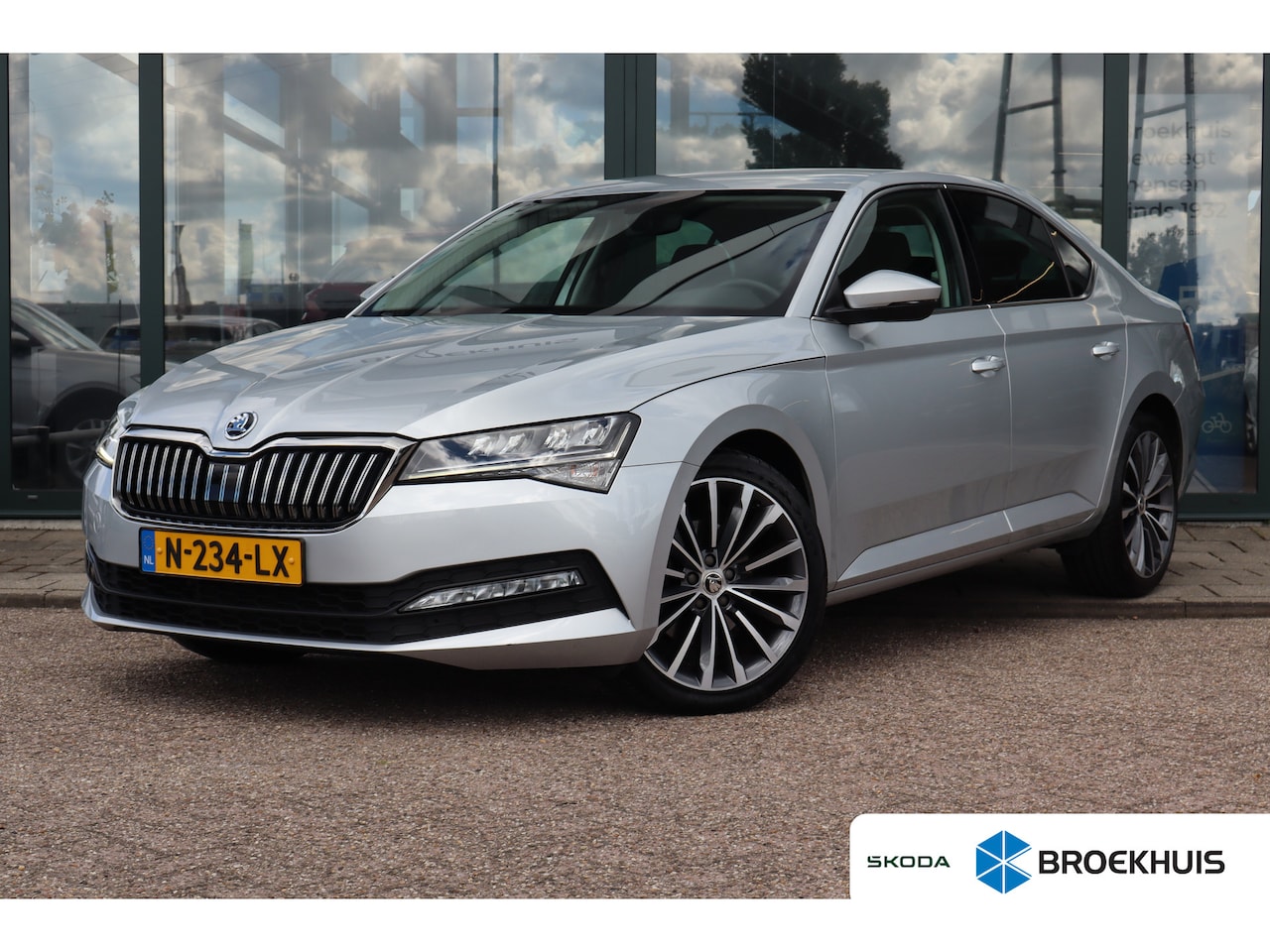 Skoda Superb - 1.5 TSI ACT Business Edition 149PK | Apple Carplay/Android Auto|telefoonintegratie premium - AutoWereld.nl