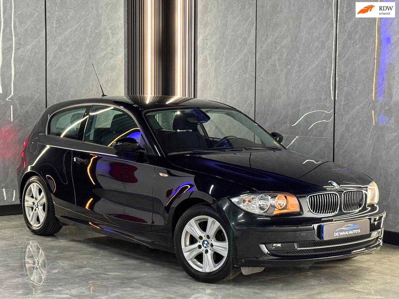 BMW 1-serie - 116i Business Line |Cruise|Airco|Trekhaak|Lmv|Boekjes - AutoWereld.nl
