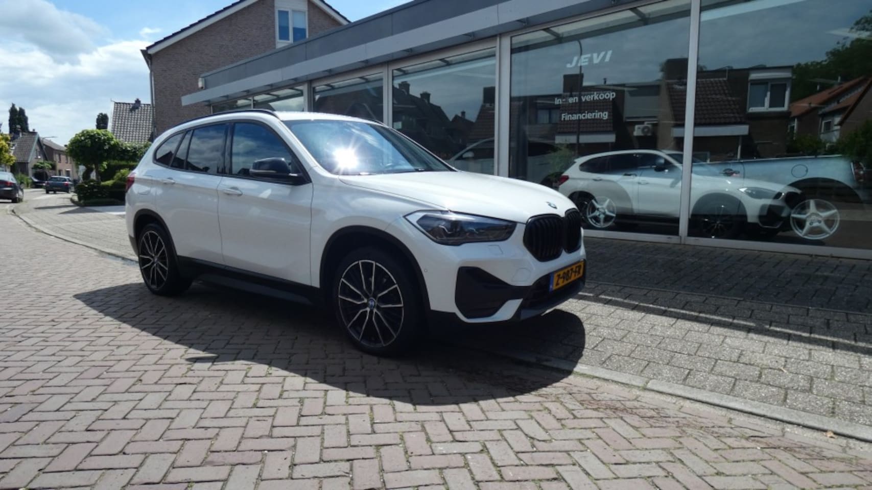 BMW X1 - 1.8 I   s-Drive -Business Edition * AUTOMAAT * NAVI * CRUISE * 19: L.M.V * - AutoWereld.nl