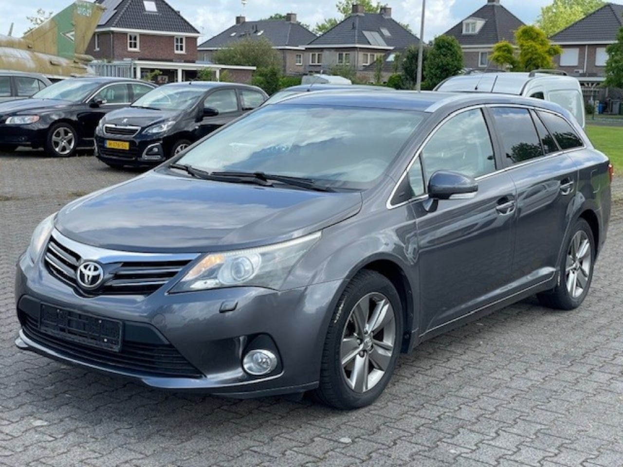 Toyota Avensis - 1.8 VVT-I Business / ECC/ Navi/ Cruise/ Camera/ Xenon/ LM - AutoWereld.nl