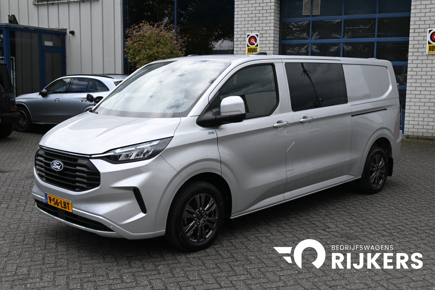 Ford Transit Custom - 300L Limited 2.0 TDCI L2 DC 3000 KG inklapbare trekhaak, LED, Adaptive cruise control - AutoWereld.nl