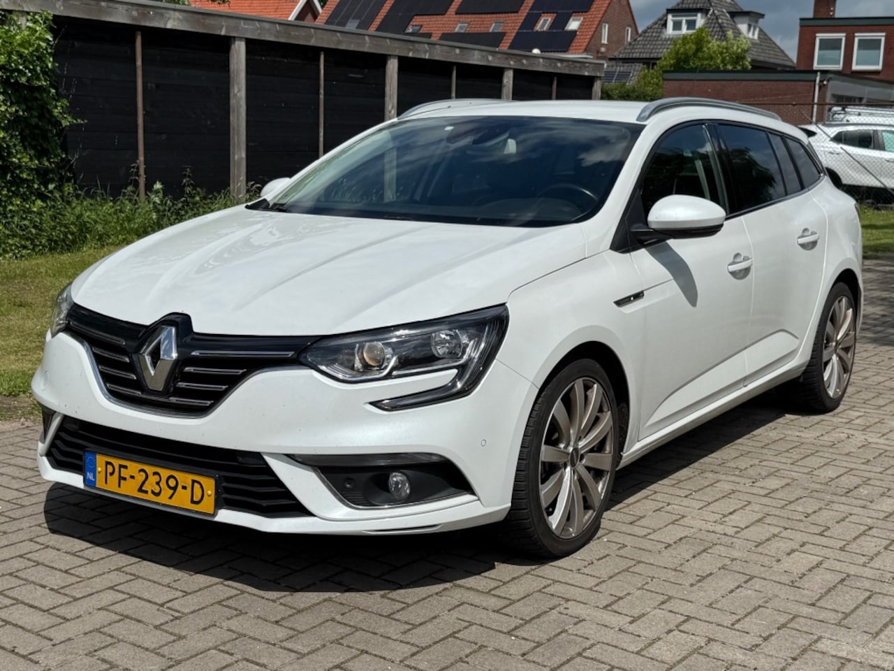 Renault Mégane - 1.5 DCI 110PK BOSE Navi Camera Trekhaak euro 6 Export! - AutoWereld.nl