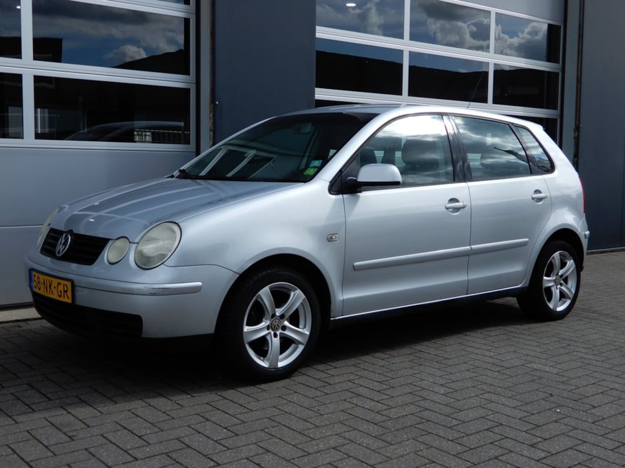 Volkswagen Polo - 1.4-16V 5 Deurs Comfortline Airco/CruiseControl/NieuweAPK - AutoWereld.nl