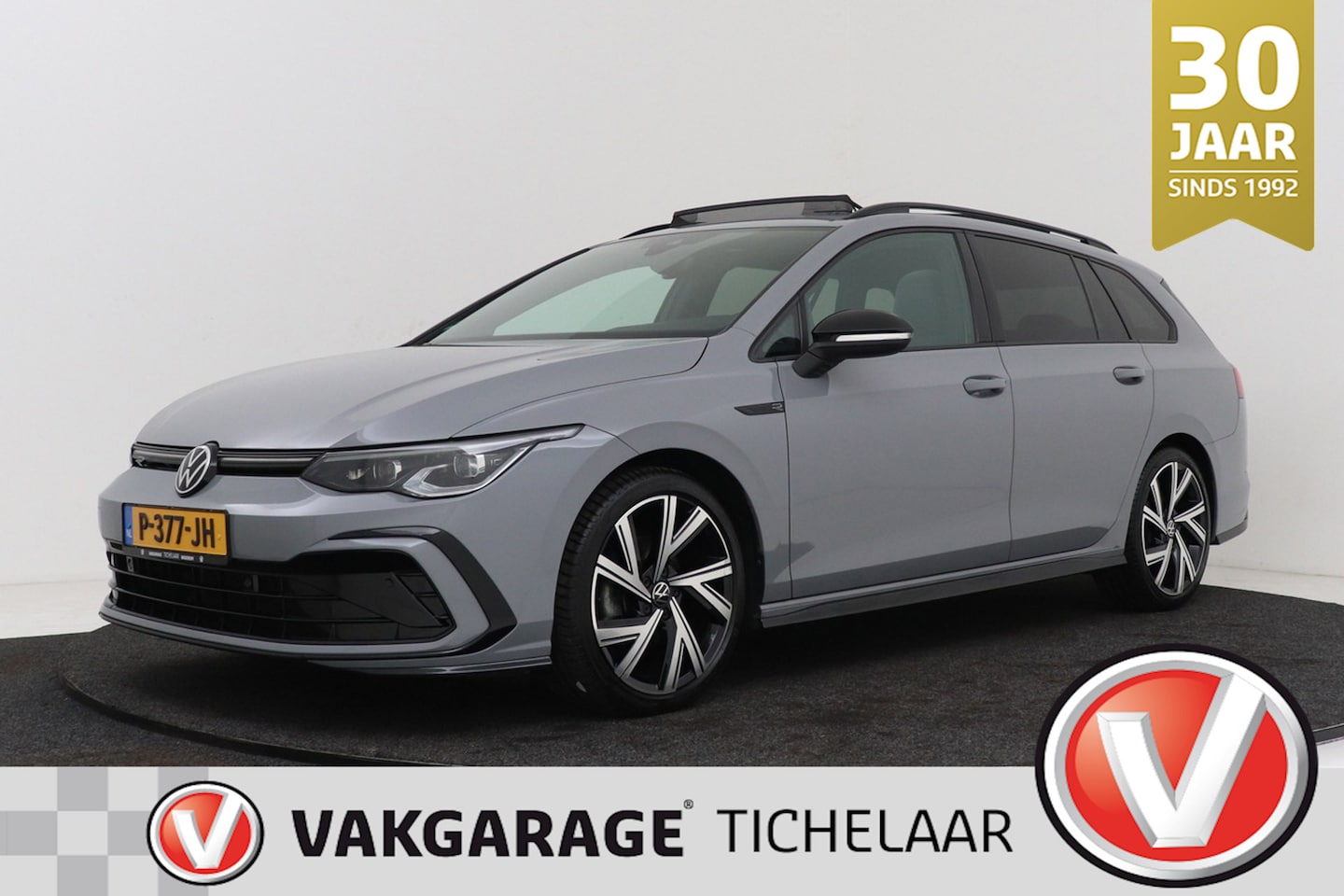Volkswagen Golf Variant - 1.5 eTSI R-Line Business+ | 3-zone climate | Panoramadak | Adapt. Cruise | CarPlay | Virtu - AutoWereld.nl