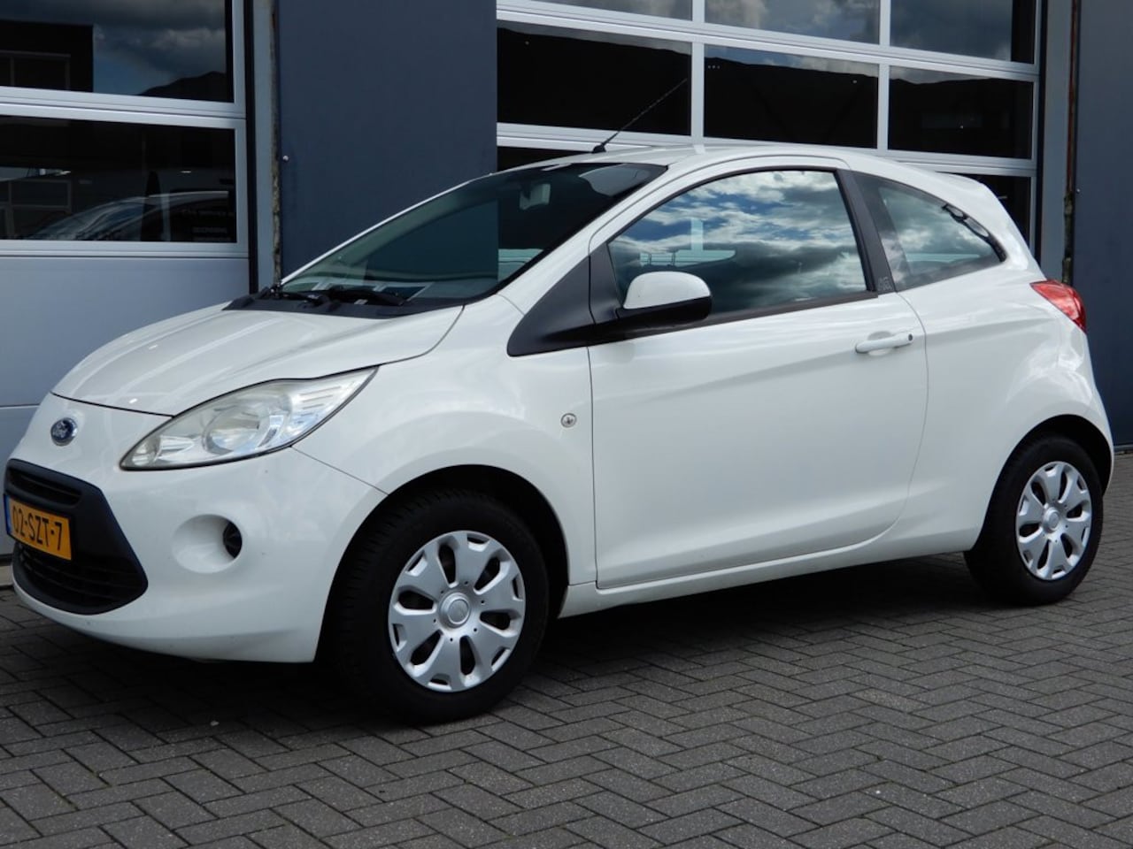 Ford Ka - 1.2 Cool & Sound start/stop Airco/ElektrPakket/RadioMP3 - AutoWereld.nl