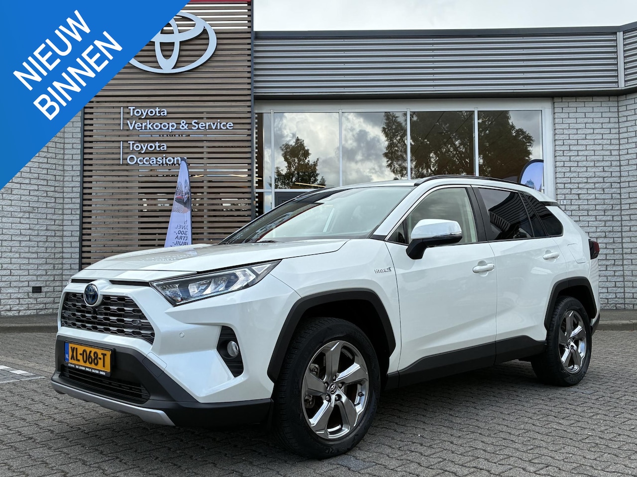 Toyota RAV4 - 2.5 HYBRID FIRST EDITION TREKHAAK BLIND-SPOT PARK-SENSOREN 360° CAMERA APPLE/ANDROID NAVI - AutoWereld.nl
