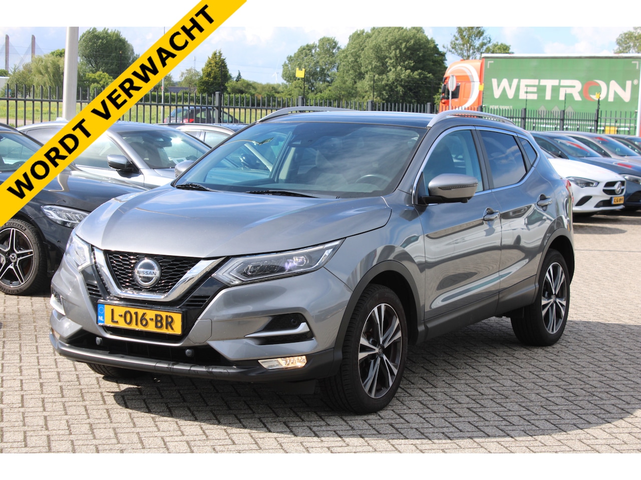 Nissan Qashqai - 1.2 DIG-T N-Connecta PANORAMADAK NAVI 360-CAMERA TREKHAAK - AutoWereld.nl
