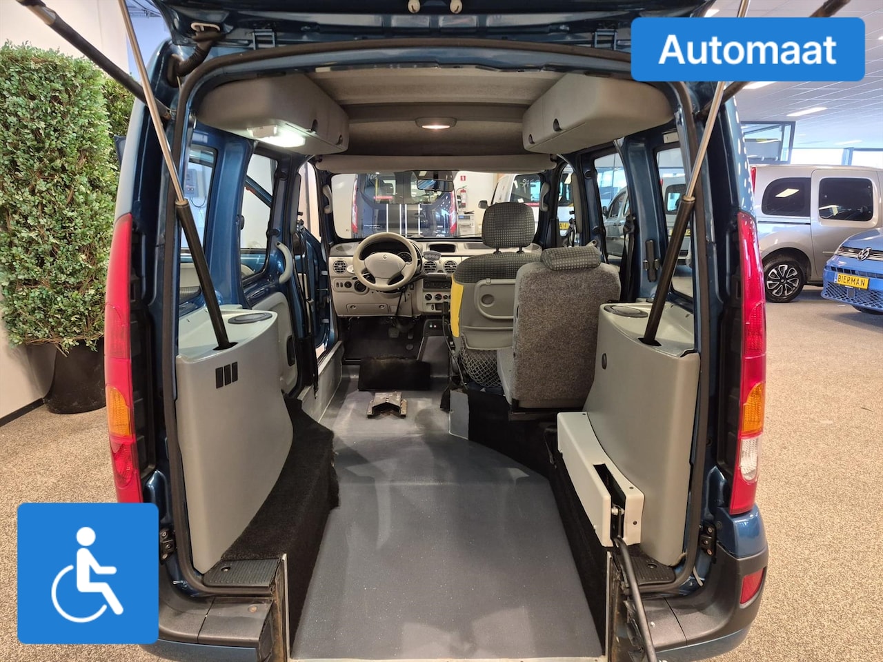 Renault Kangoo - Rolstoelauto Automaat - Rolstoel voorin Handbedrijfsrem (HBR) + Segmentgas (SG) - AutoWereld.nl