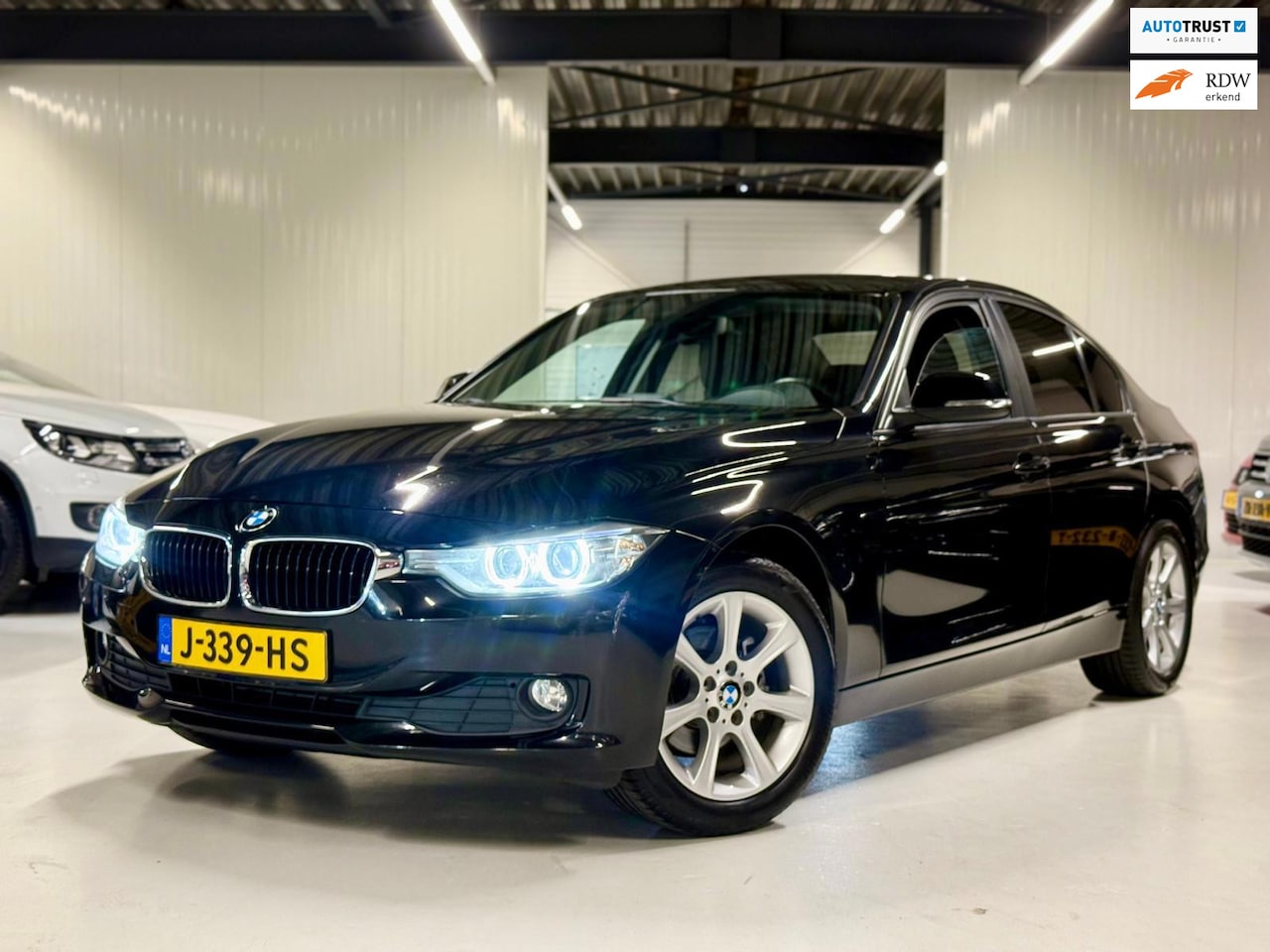 BMW 3-serie - 316i High Executive LED|NAVI|STOELVERWARM.. - AutoWereld.nl