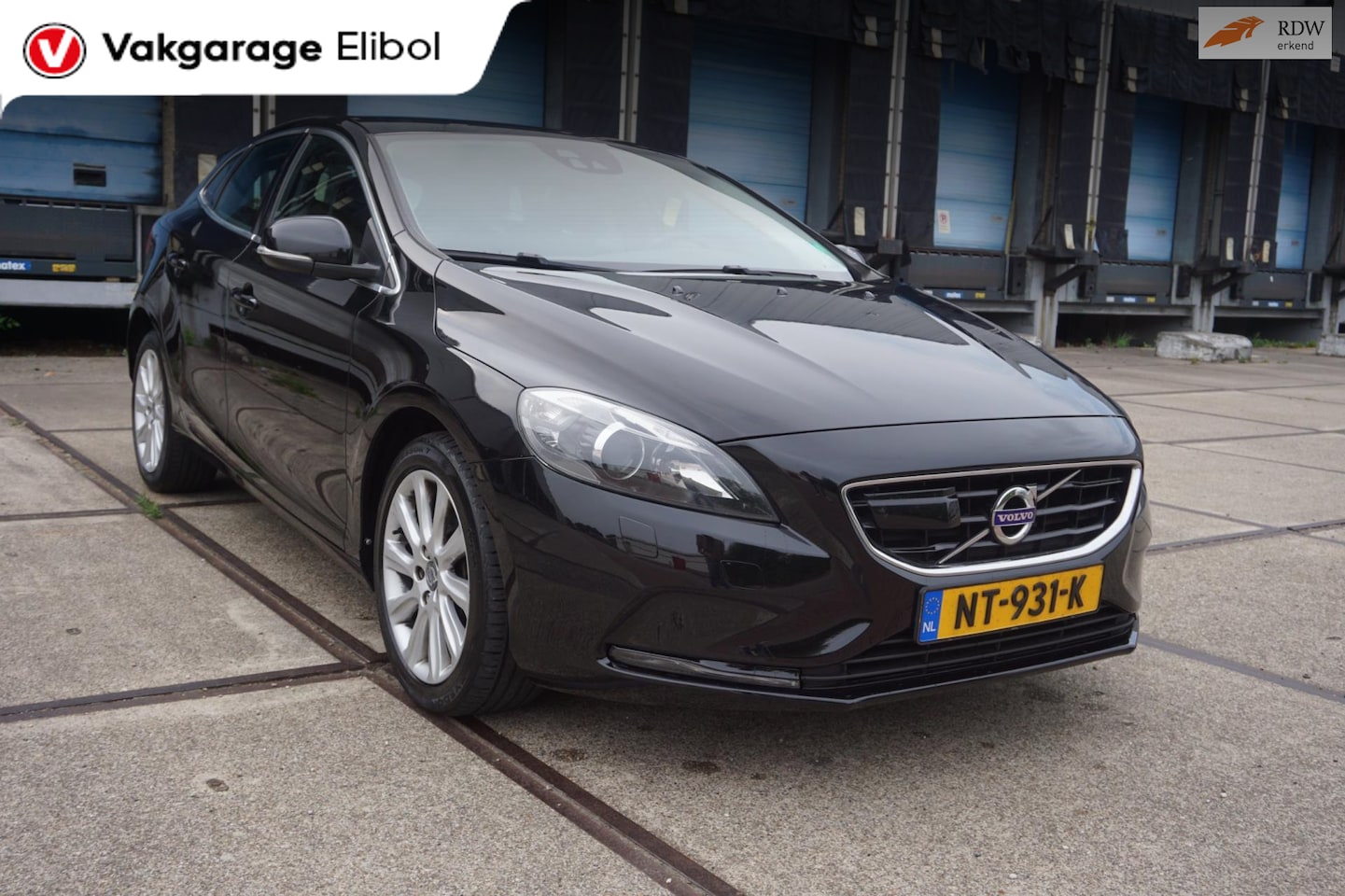 Volvo V40 Cross Country - 2.0 D3 Summum 2.0 D3 Summum - AutoWereld.nl