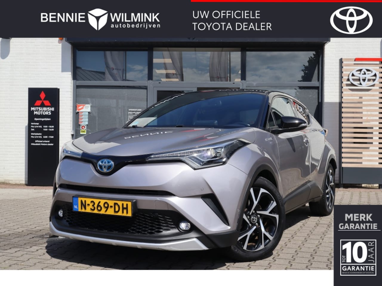 Toyota C-HR - 1.8 Hybrid Bi-Tone Trekhaak | Leder | Blindspot | Stoelverwarmin - AutoWereld.nl