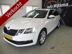 Skoda Octavia Combi - 1.5 TSI Greentech Business Edition Trekhaak | Navi | LED | Leer/stof | LMV 17" | NL auto |