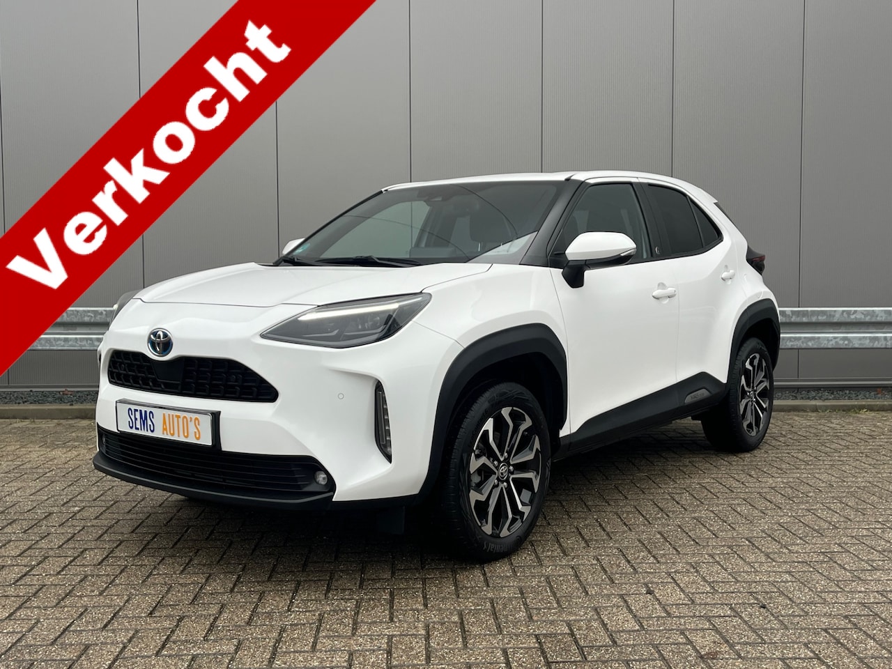 Toyota Yaris Cross - 1.5 Hybrid Team D Stoel-Stuur Verw. / Camera / Key Less / Parkeer sensoren - AutoWereld.nl