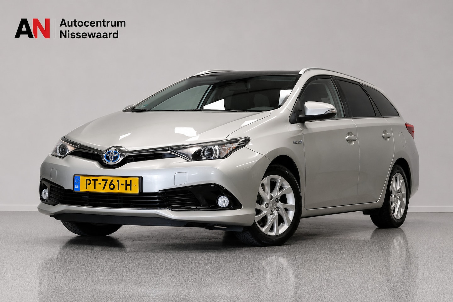 Toyota Auris Touring Sports - 1.8 Hybrid Dynamic Go|Pano|CAM|Trekhaak| - AutoWereld.nl
