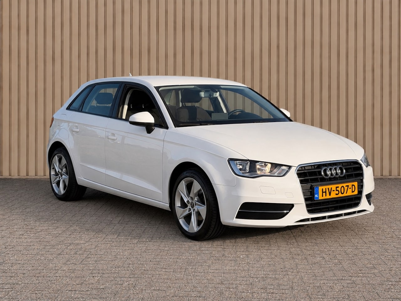Audi A3 Sportback - 1.2 TFSI Attraction Pro Line+Airco+Cruise+Navi+NAP - AutoWereld.nl
