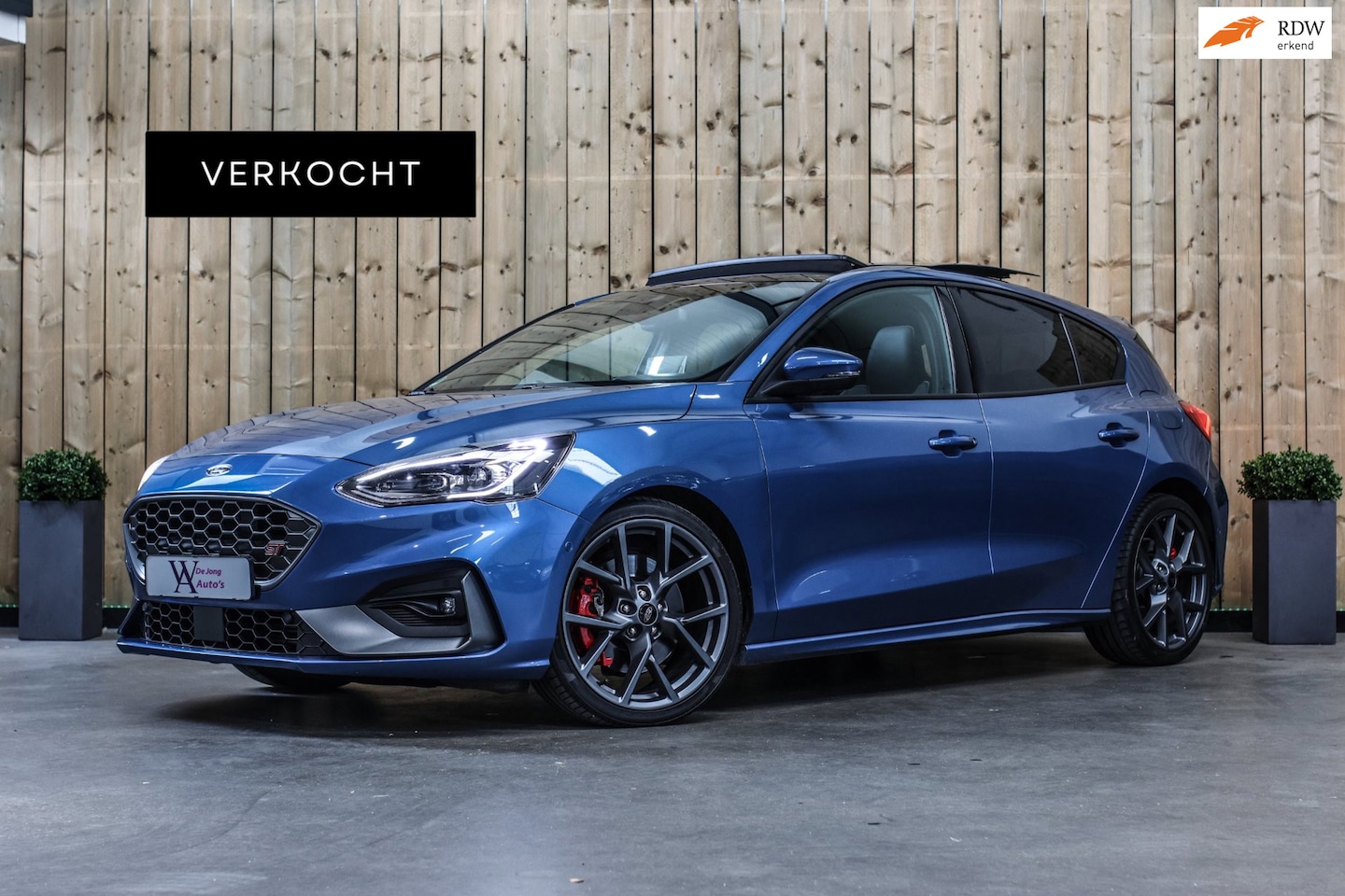 Ford Focus - 2.3 EcoBoost ST-3 *Pano*Perf. Pack*B&O*Camera*Keyless*Elek. Stoelen* - AutoWereld.nl