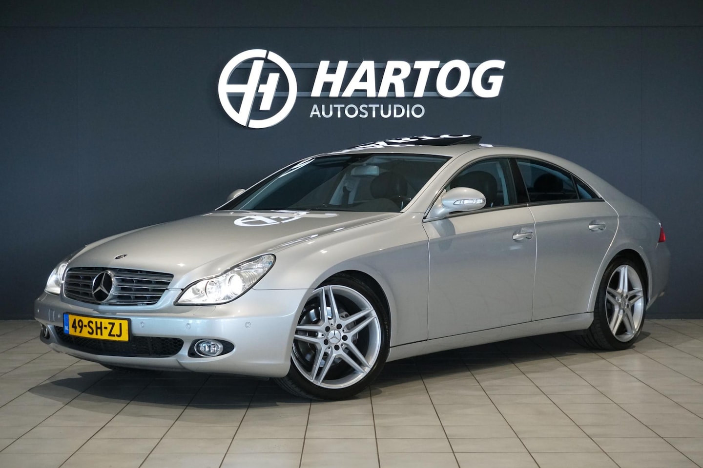 Mercedes-Benz CLS-klasse - 320 CDI *NL AUTO / NWE DISTR* + PANO / XENON - AutoWereld.nl