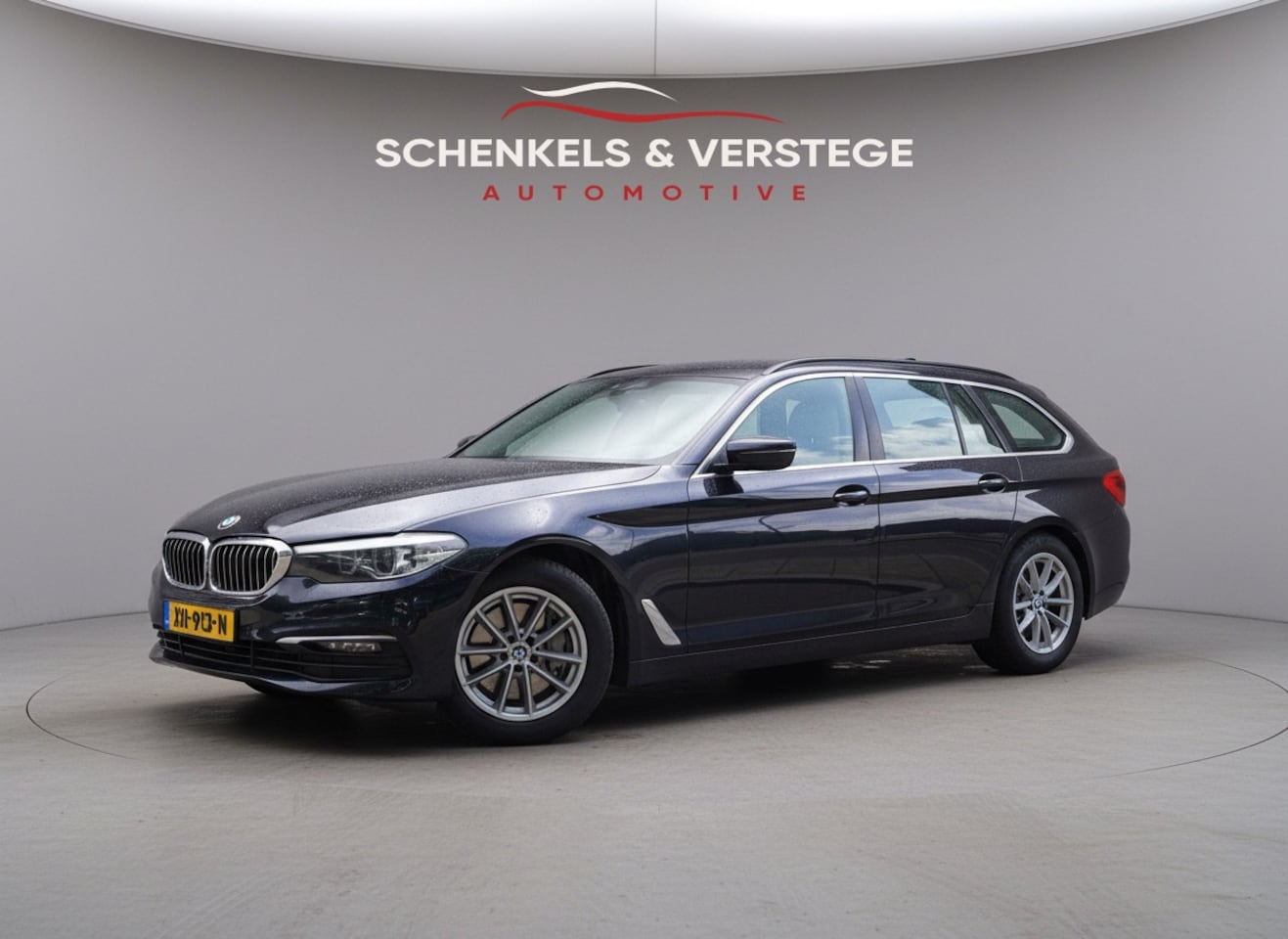 BMW 5-serie Touring - 540i xDrive Executive / BTW / Individual / export prijs / - AutoWereld.nl