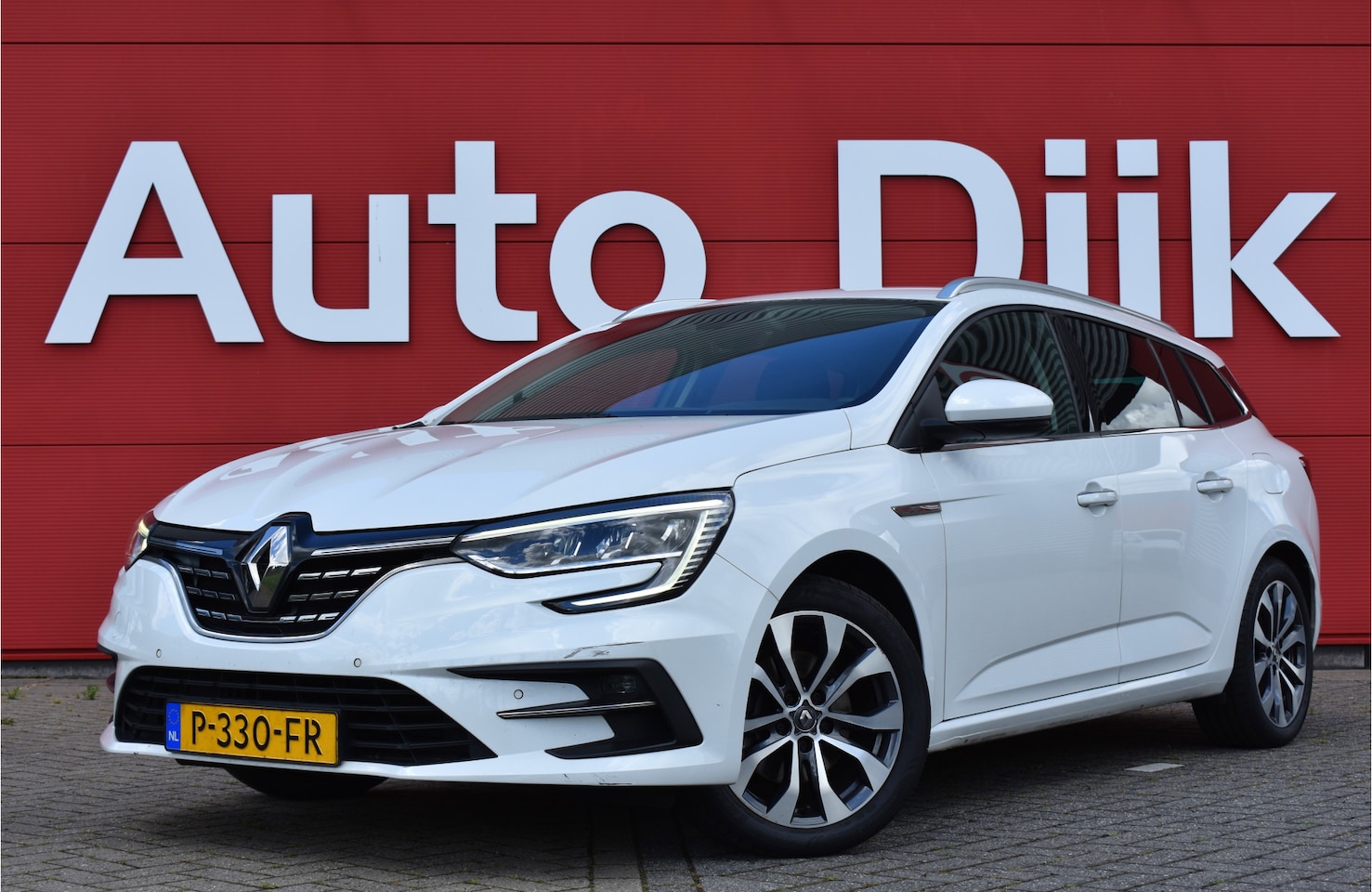 Renault Mégane E-Tech - Estate 1.6 Plug-In Hybrid 160 Intens LED | Leder | Carplay | Keyless | Trekhaak | DAB | Na - AutoWereld.nl