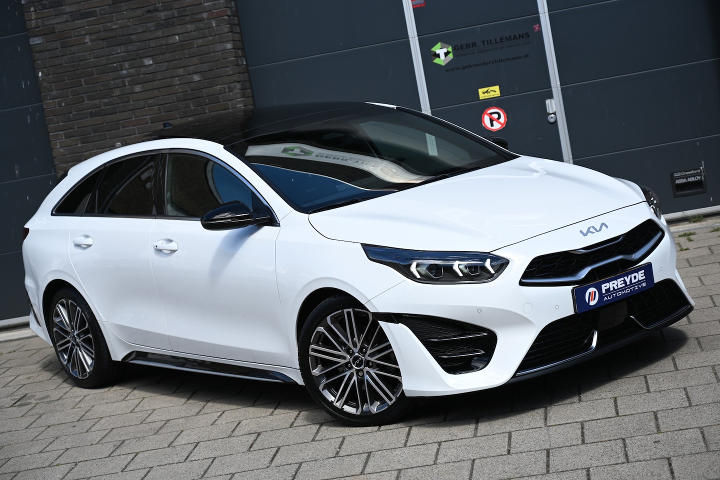 Kia Pro cee'd - 1.5 T-GDi GT-PlusLine Pano, Automaat, JBL, Vol! - AutoWereld.nl