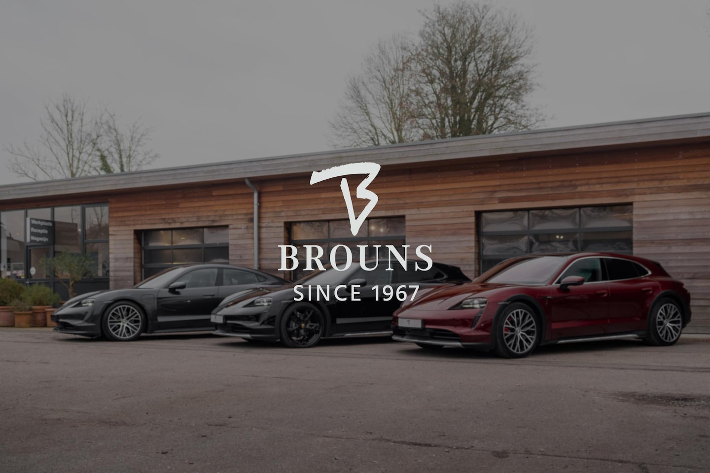 Porsche Taycan Sport Turismo - 89 kWh 476pk |Pano|ACC|Chrono|Camera|Fietsendrager - AutoWereld.nl