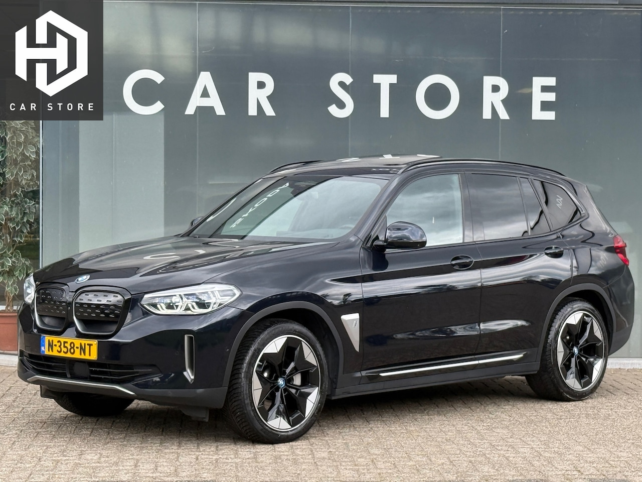 BMW iX3 - High Executive 80 kWh Shadow Line 98% SOH PANO|Harman Kardon - AutoWereld.nl