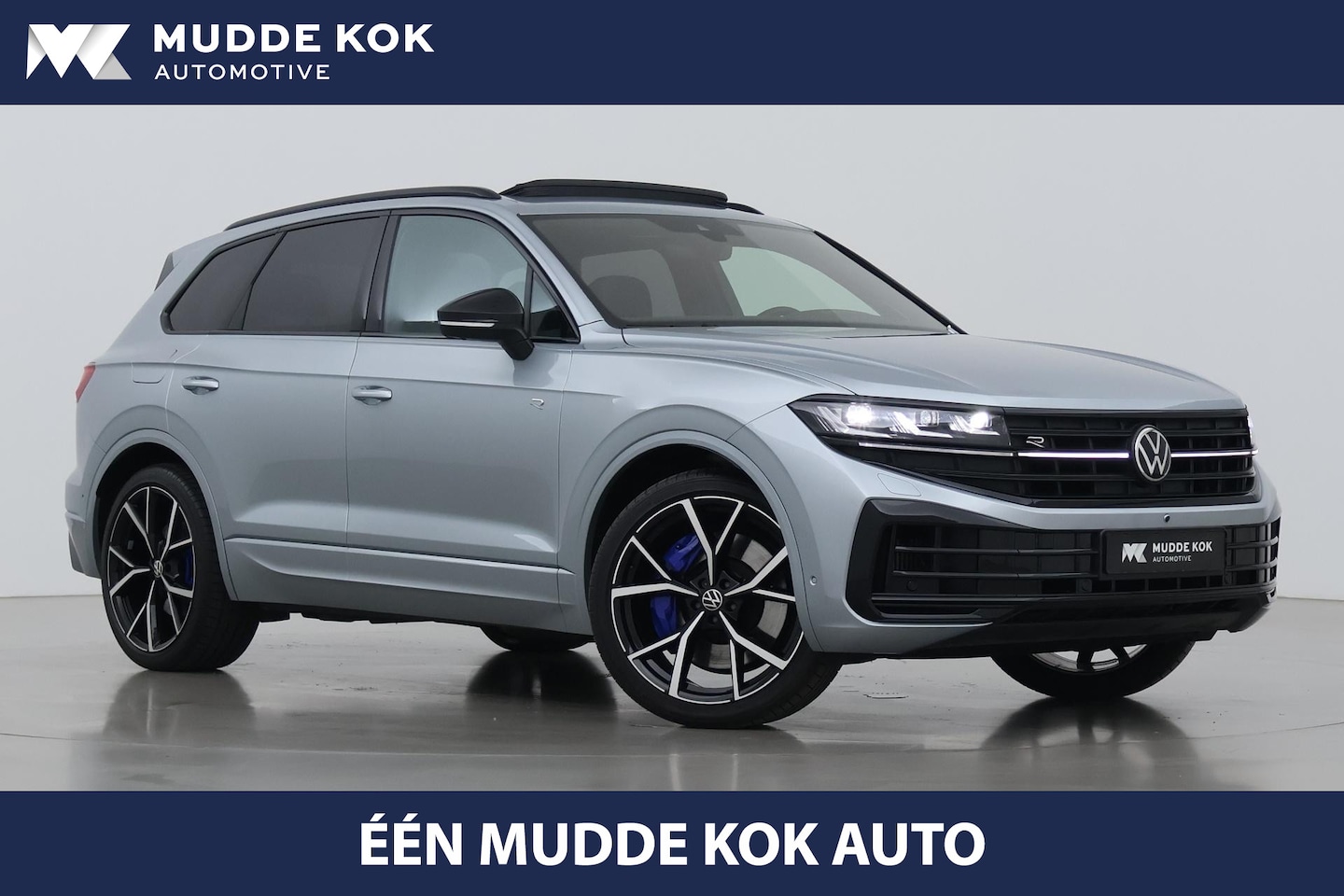 Volkswagen Touareg - 3.0 TSi eHybrid 4MOTION R Edition | Luchtvering | Trekhaak | Panoramadak | Head-Up | Massa - AutoWereld.nl