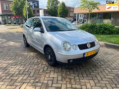 Volkswagen Polo - 1.4-16V Highline AIRCO