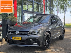 Volkswagen Tiguan - 2.0 TSI 230PK 4Motion Highline Business R-Line AUTOMAAT | Wegkl. Trekhaak | Panoramadak |