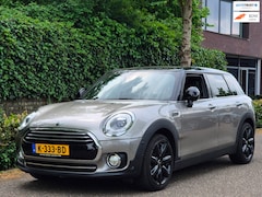 MINI Clubman - Chili Serious Apple CarPlay Virtual dash Automaat PDC 1.5 Cooper Chili Serious Business