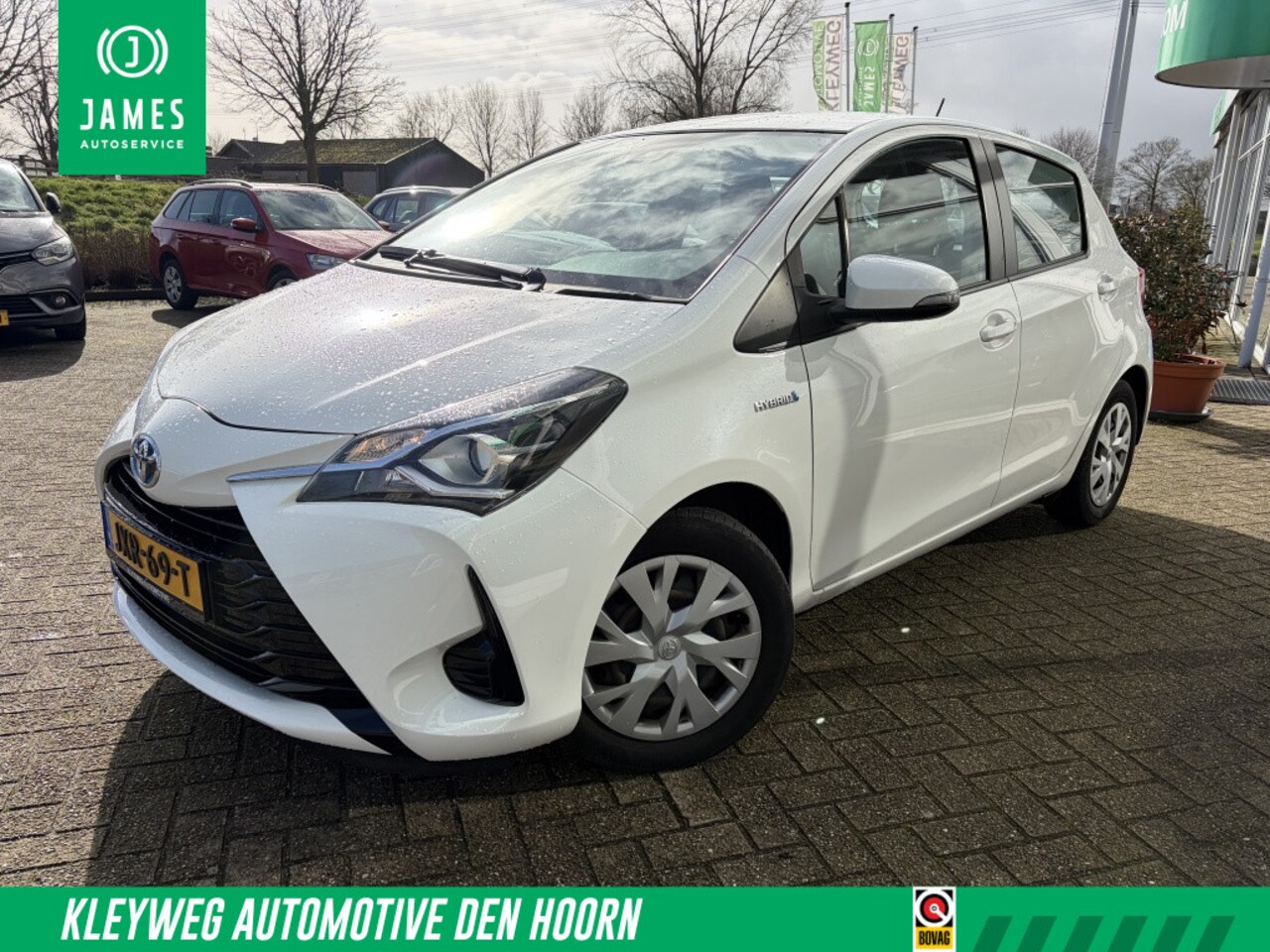 Toyota Yaris - 1.5 Hyb. Active, Aut,, Clima, Carplay, Stoelverwarming - AutoWereld.nl