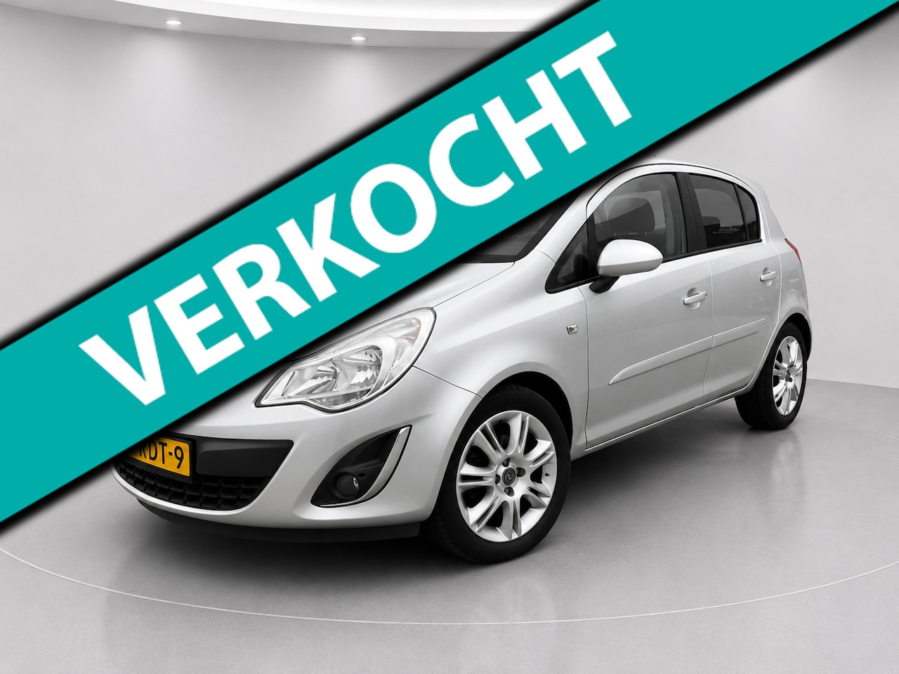 Opel Corsa - 1.4-16V Cosmo - Automaat - Dealer Onderhouden! - AutoWereld.nl