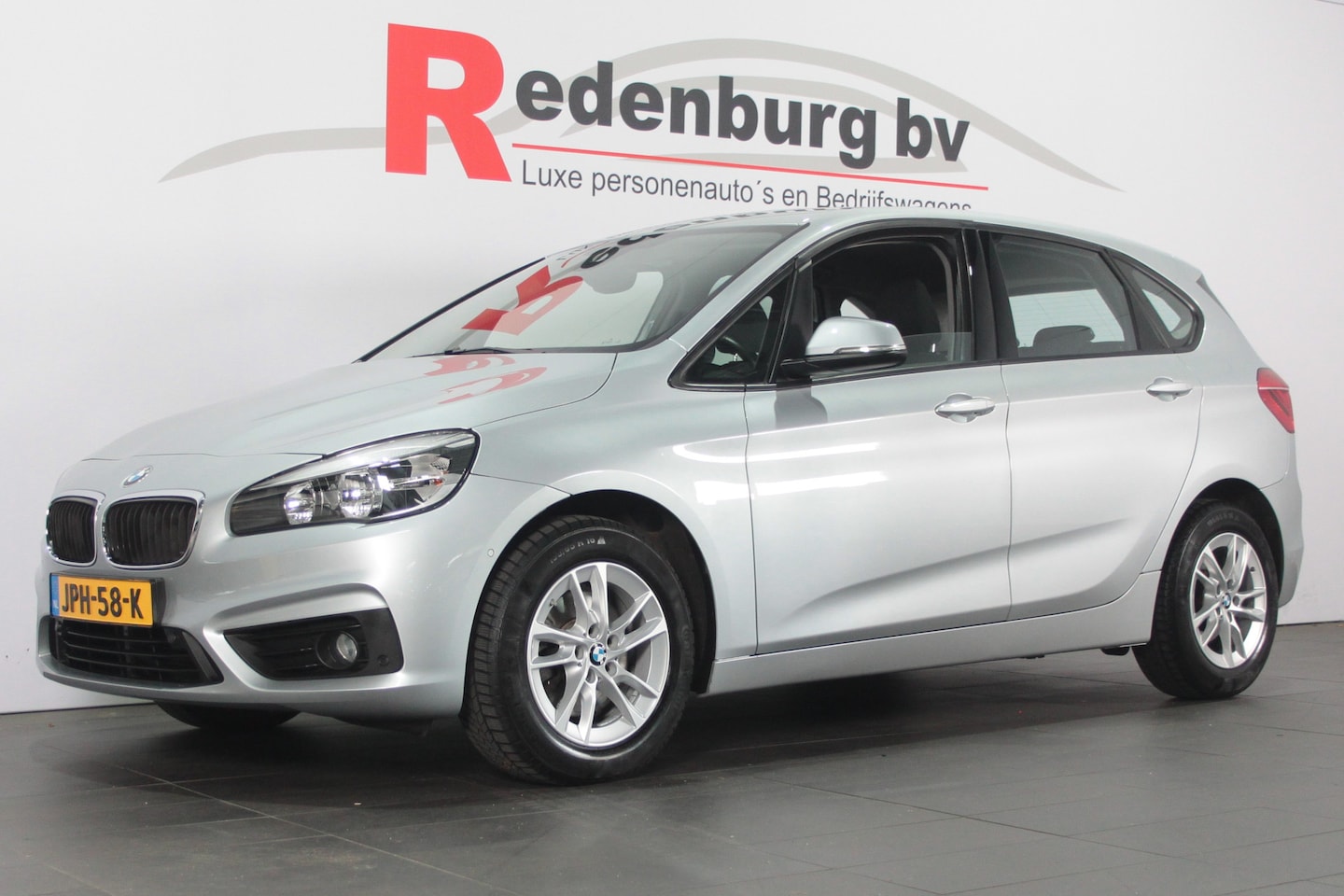 BMW 2-serie Active Tourer - 220i Luxury - Automaat - Navi / Camera / Bluetooth - AutoWereld.nl