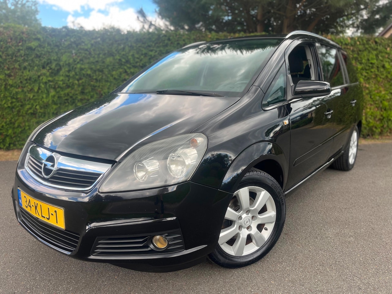 Opel Zafira - 1.8 7-PERSOONS AIRCO APK TREKHAAK LM-VELGEN !! - AutoWereld.nl