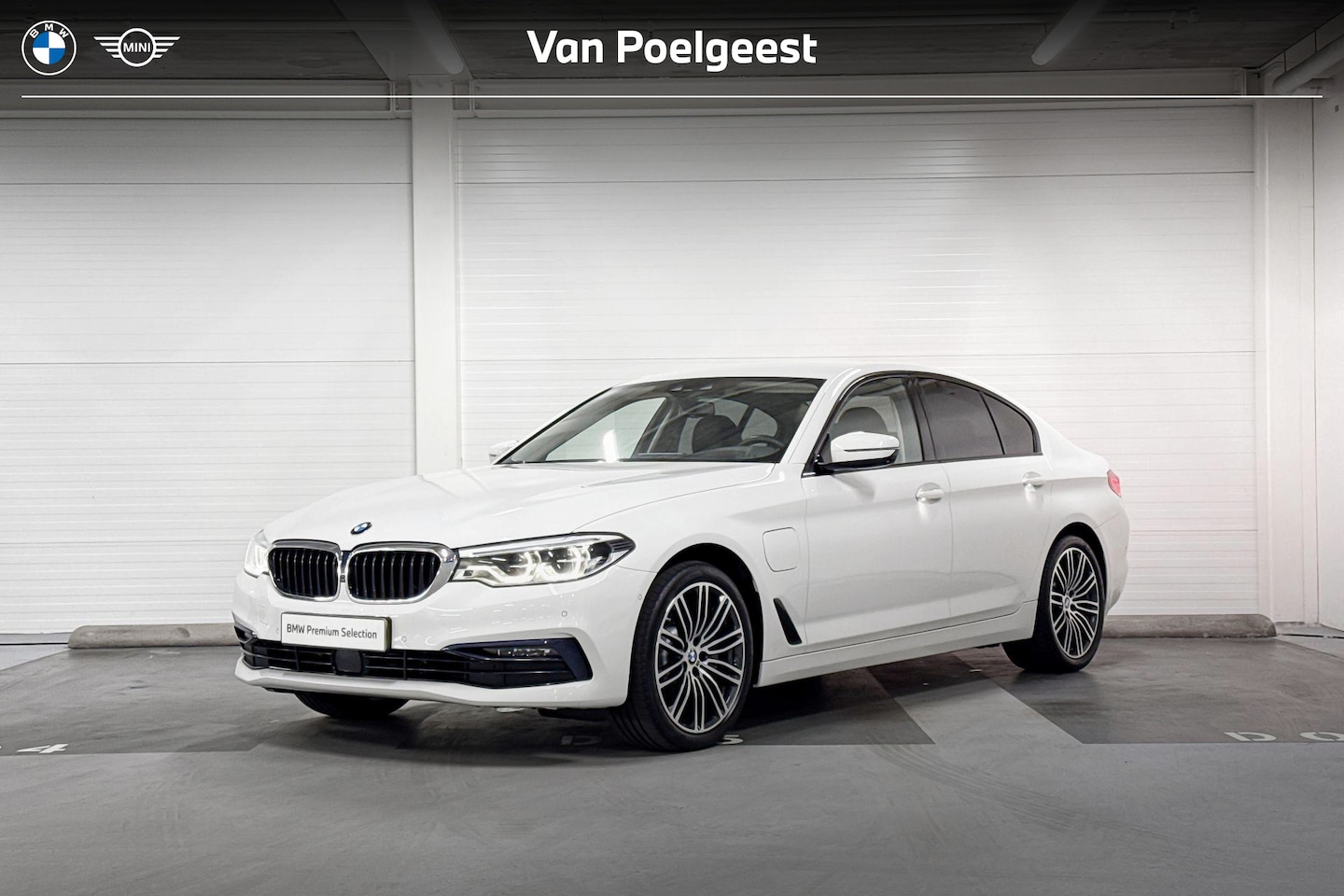 BMW 5-serie - Sedan 530e iPerformance High Executive | Comfort Access | Harman/Kardon | Head-Up Display - AutoWereld.nl
