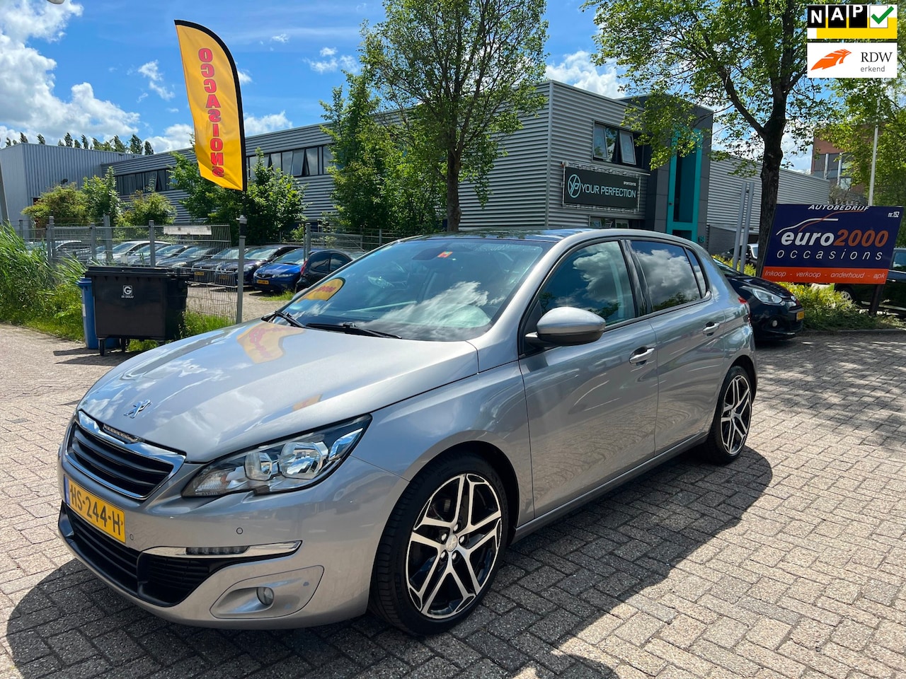 Peugeot 308 - 1.6 BlueHDi Blue Lease Executive - PANORAMA ! - AutoWereld.nl