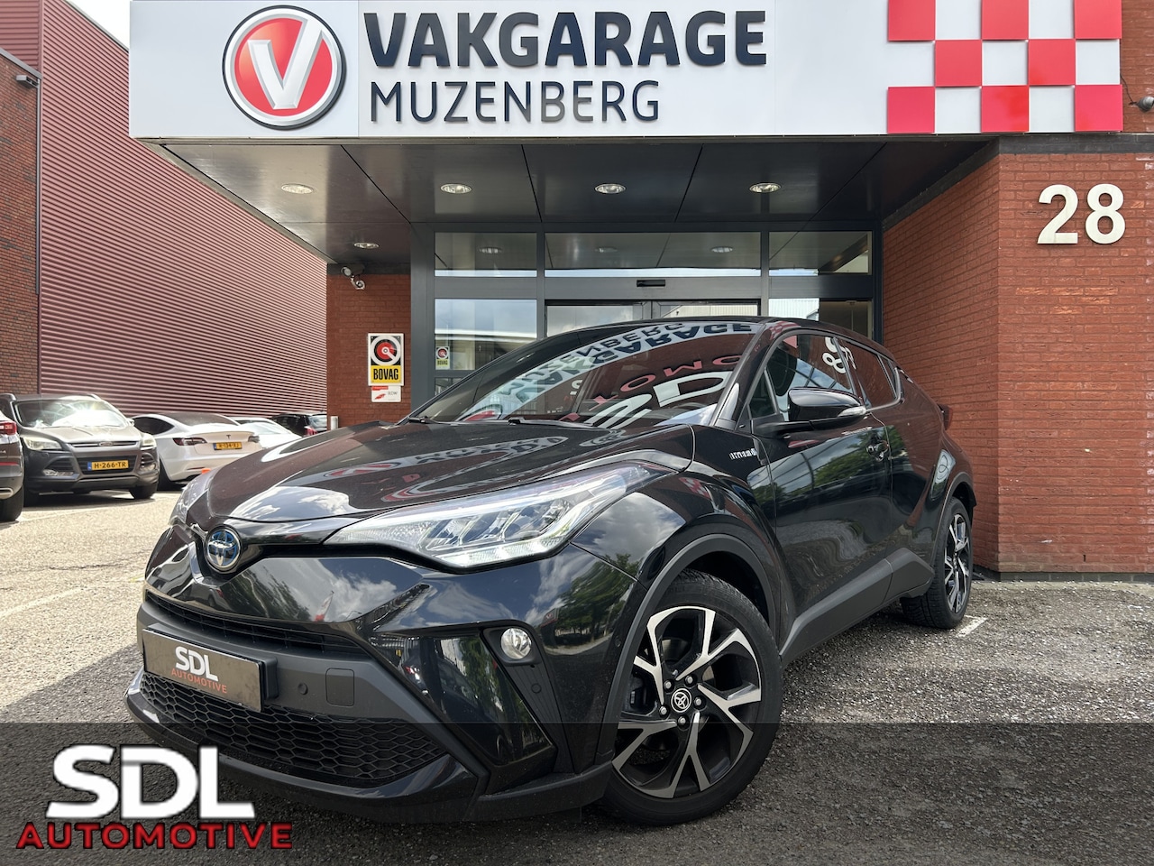 Toyota C-HR - 1.8 Hybrid Dynamic // FULL LED // NAVI + CARPLAY // ADAPTIVE CRUISE // CAMERA // PDC V+A / - AutoWereld.nl