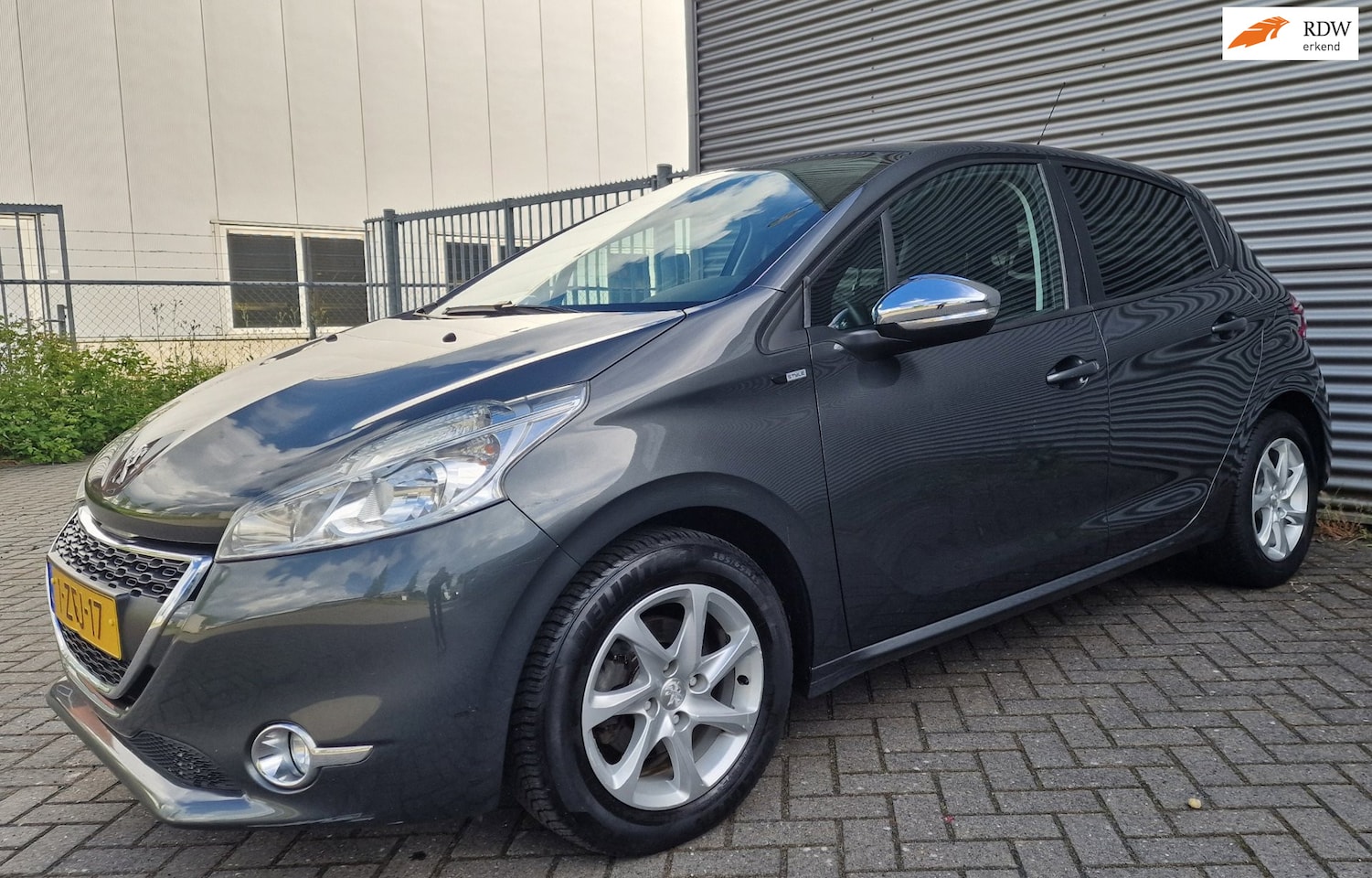Peugeot 208 - 1.2 PureTech Style NAVI CRUISE 2 X SLEUTELS AIRCO - AutoWereld.nl