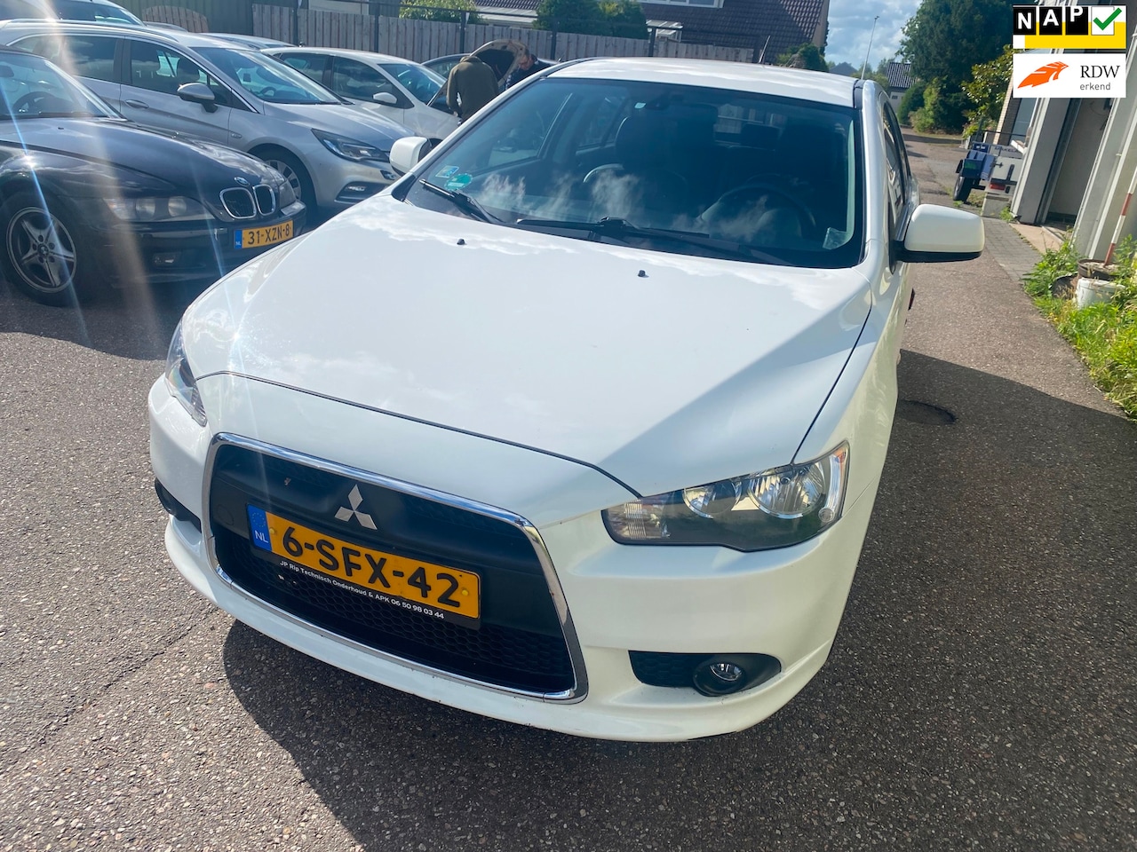 Mitsubishi Lancer Sportback - 1.6 Edition Two 1.6 Edition Two - AutoWereld.nl