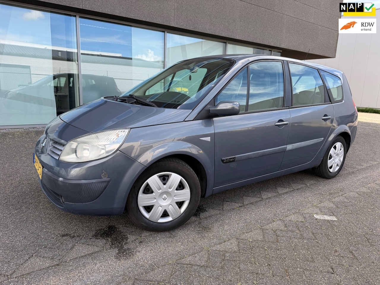 Renault Grand Scénic - 2.0-16V Business Line 7p. CLIMAT BJ 9-2006 - AutoWereld.nl