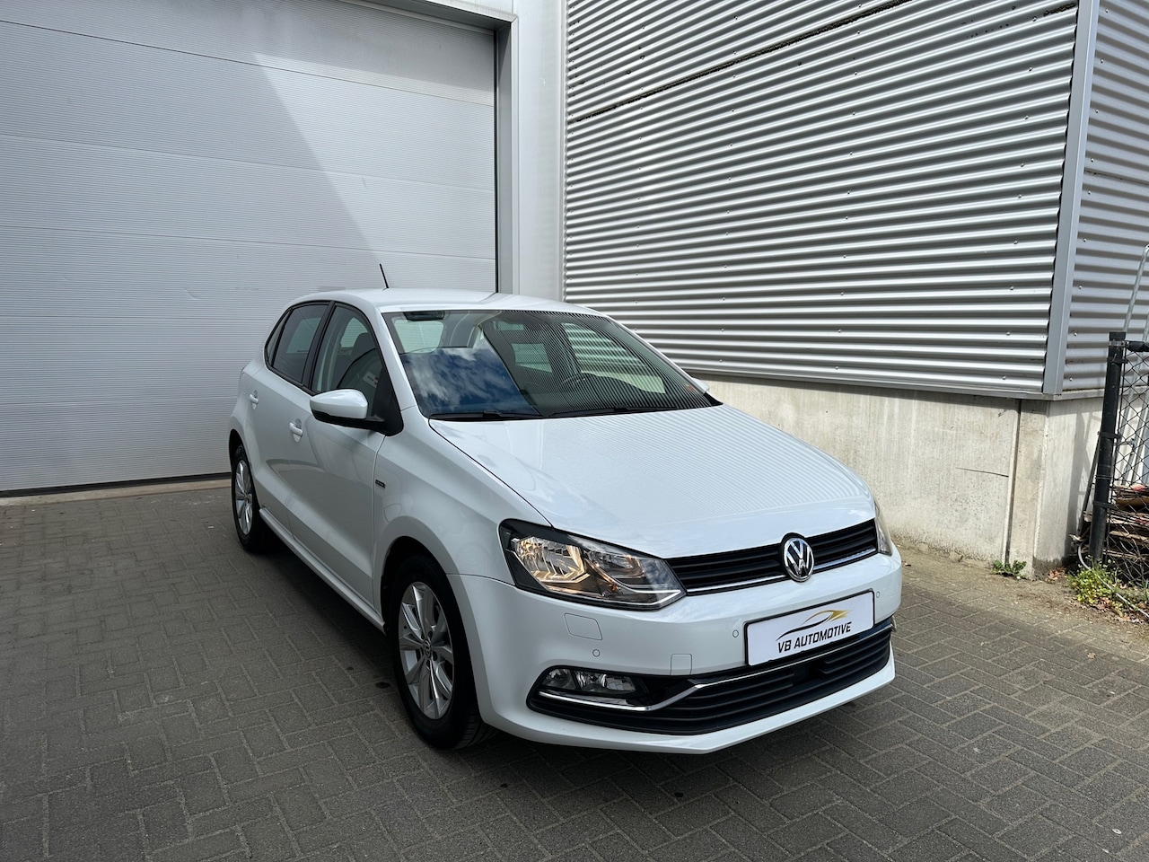 Volkswagen Polo - 1.2 TSI |Lounge|Cruise|Stoelvw|Pdc|Bluetooth|Lm velgen|Nwe apk - AutoWereld.nl