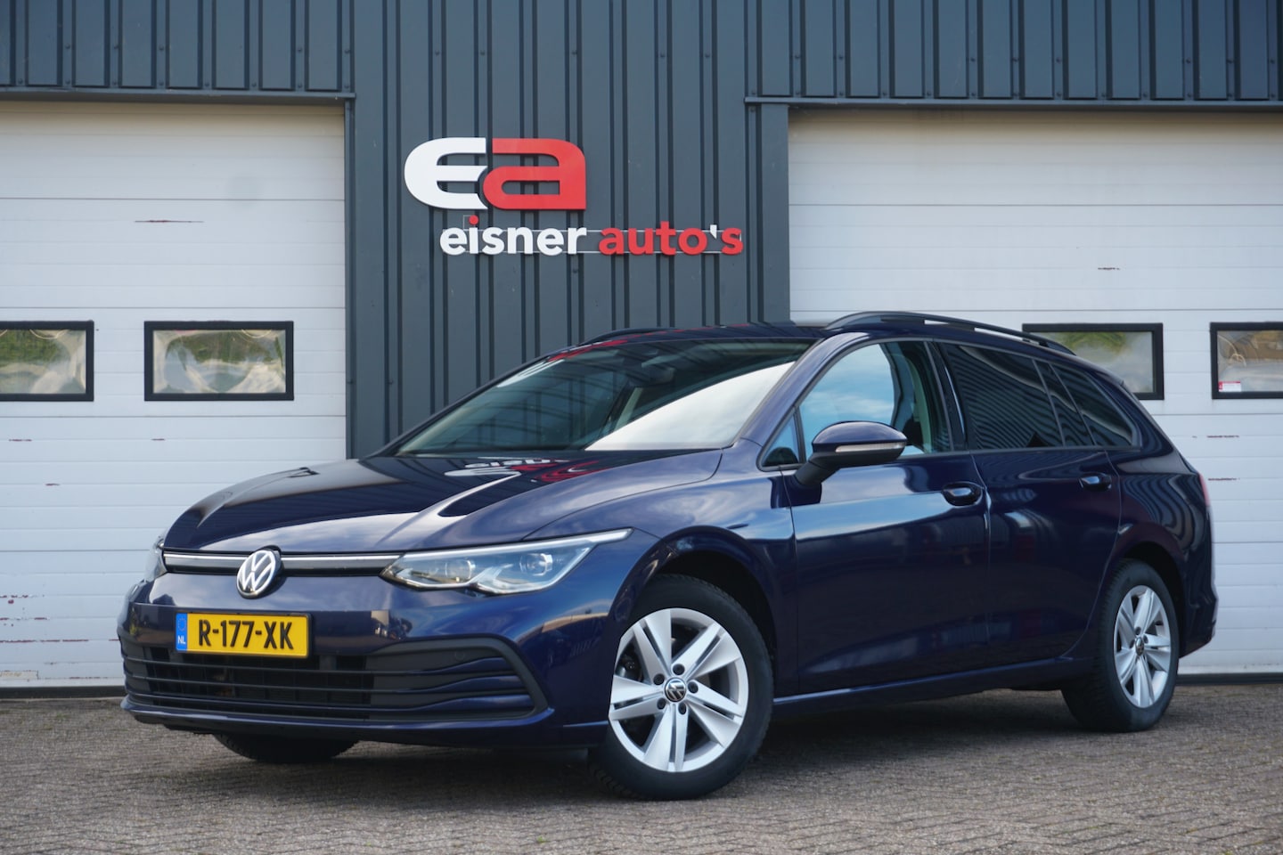 Volkswagen Golf - 1.0 eTSI DSG | PANO DAK | IQ LIGHT LED | TREKHAAK | STOEL/STUURVERWARMING | - AutoWereld.nl