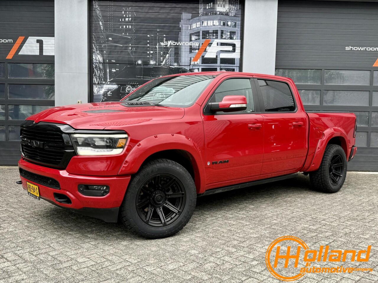 Dodge Ram 1500 - 4X4 5.7 V8 4x4 Crew Cab|laramie wide body! - AutoWereld.nl