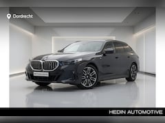BMW 5-serie Touring - 520i M-Sport | Driving Assistant Professional | Trekhaak | Standkachel | Carbon int. lijst