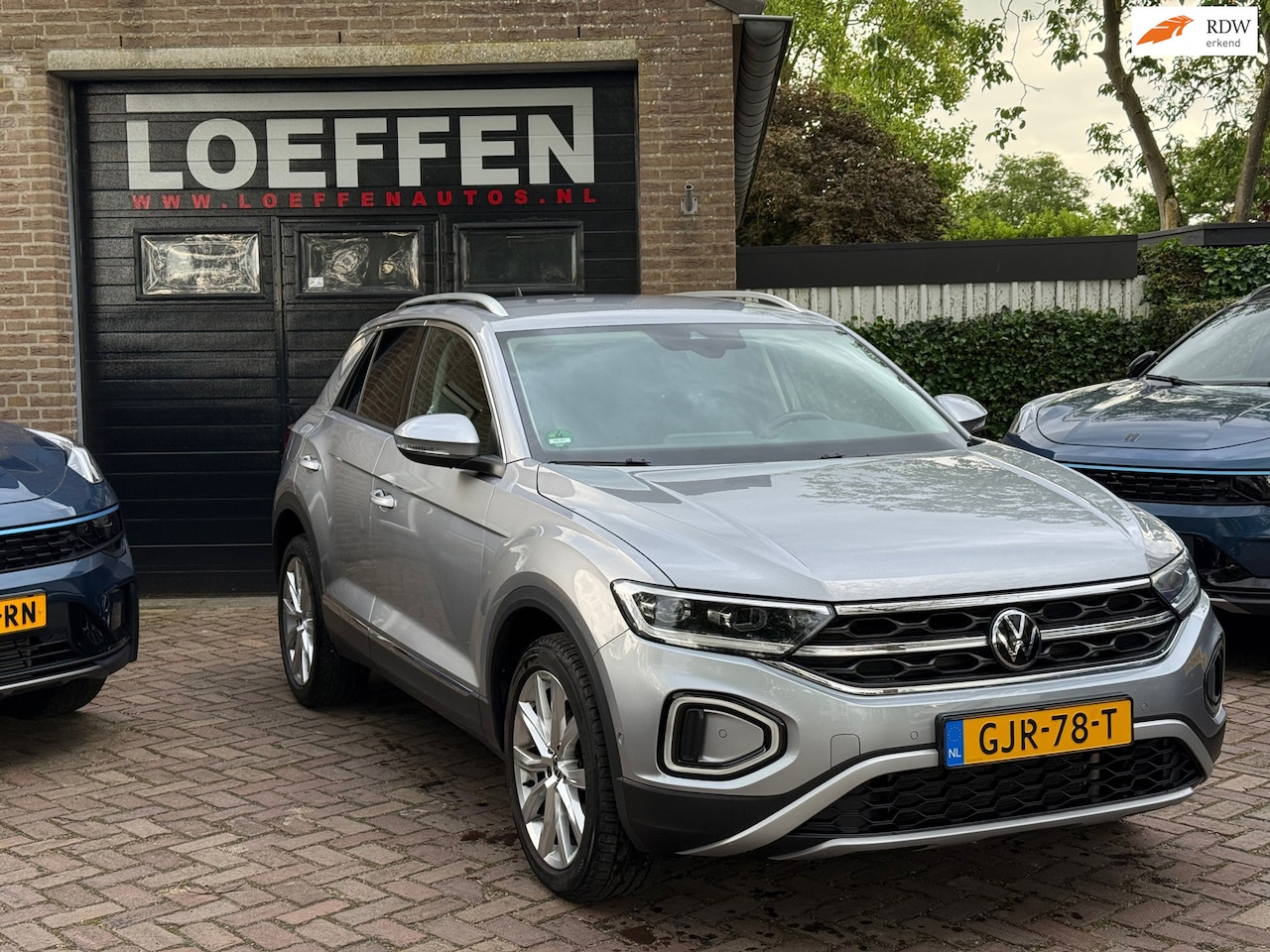 Volkswagen T-Roc - 1.5 TSI Style Stuur+stoel verw, Trekhaak - AutoWereld.nl