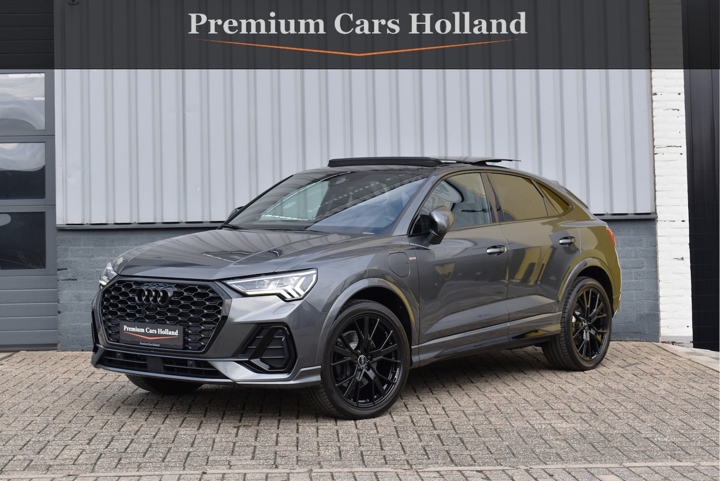 Audi Q3 Sportback - 45 TFSI e S-Line 245 Pk Pano Vol Leder 360 Camera Matrix HD Keyless Sfeer 20 Inch - AutoWereld.nl