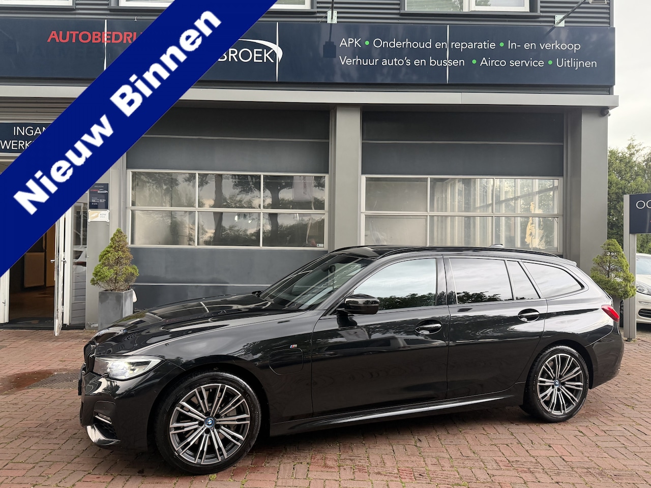 BMW 3-serie Touring - 330e Business Edition Plus Bj 2022 Vol optie 184PK Navi,Trekhaak,18Inch,Clima - AutoWereld.nl